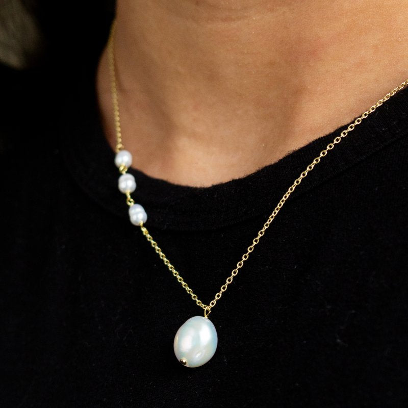 The Classic Pearl Necklace